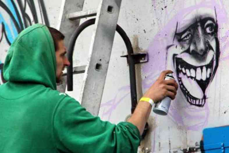 В Петербурге появилась первая легальная стена для граффити